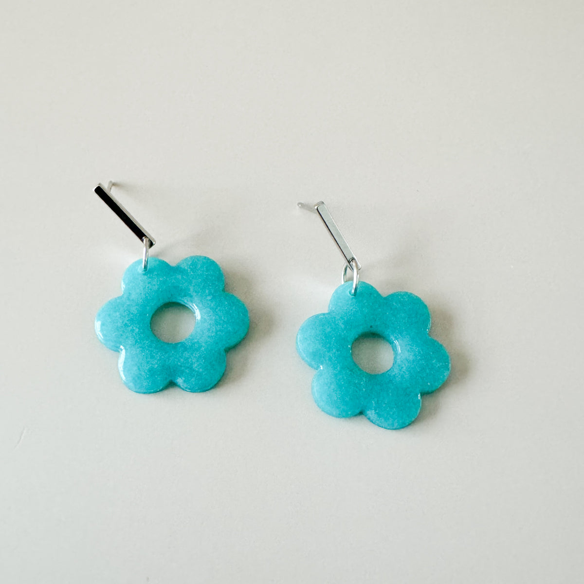Dangling Daisies
